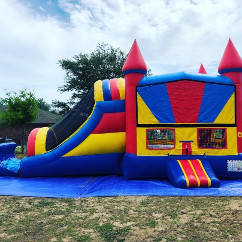 Bounce It Out Bounce House