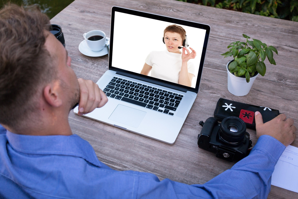 The Benefits of Live Video Call According to RealtimeCampaign.com 