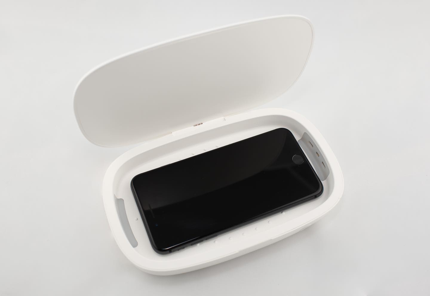Purecellcase Launches UV-C Light Sanitizer to Disinfect Most-Used Personal Items