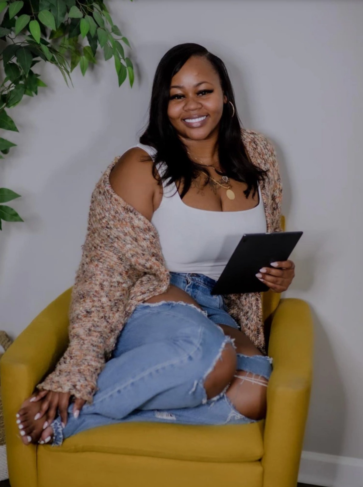 Meet Young Kelly Watson, An African American Woman Who Made Her Way To 100k A Season Through Her Tax Preparation Business