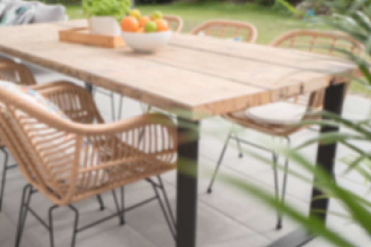 Realtimecampaign.com Discusses How to Decorate Deck or Patio with Modern Outdoor Furniture