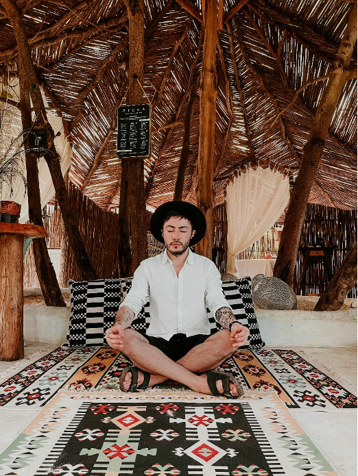 Colombian Sergio Nicolas Roncancio Rodriguez (sergionicr) premieres 'Paradise', his most chilled-out song from his album 'Harmony'