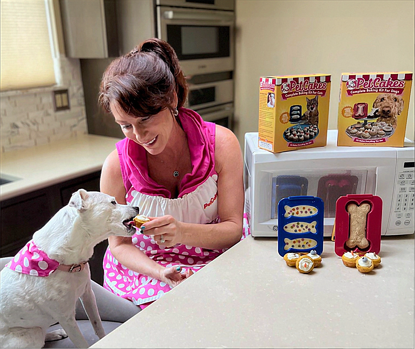 Is Fido a Foodie? Then Say Bone Appetite to This Purrfect Treat - eCommerce Sensation Unveils PetCakes® for Retailers