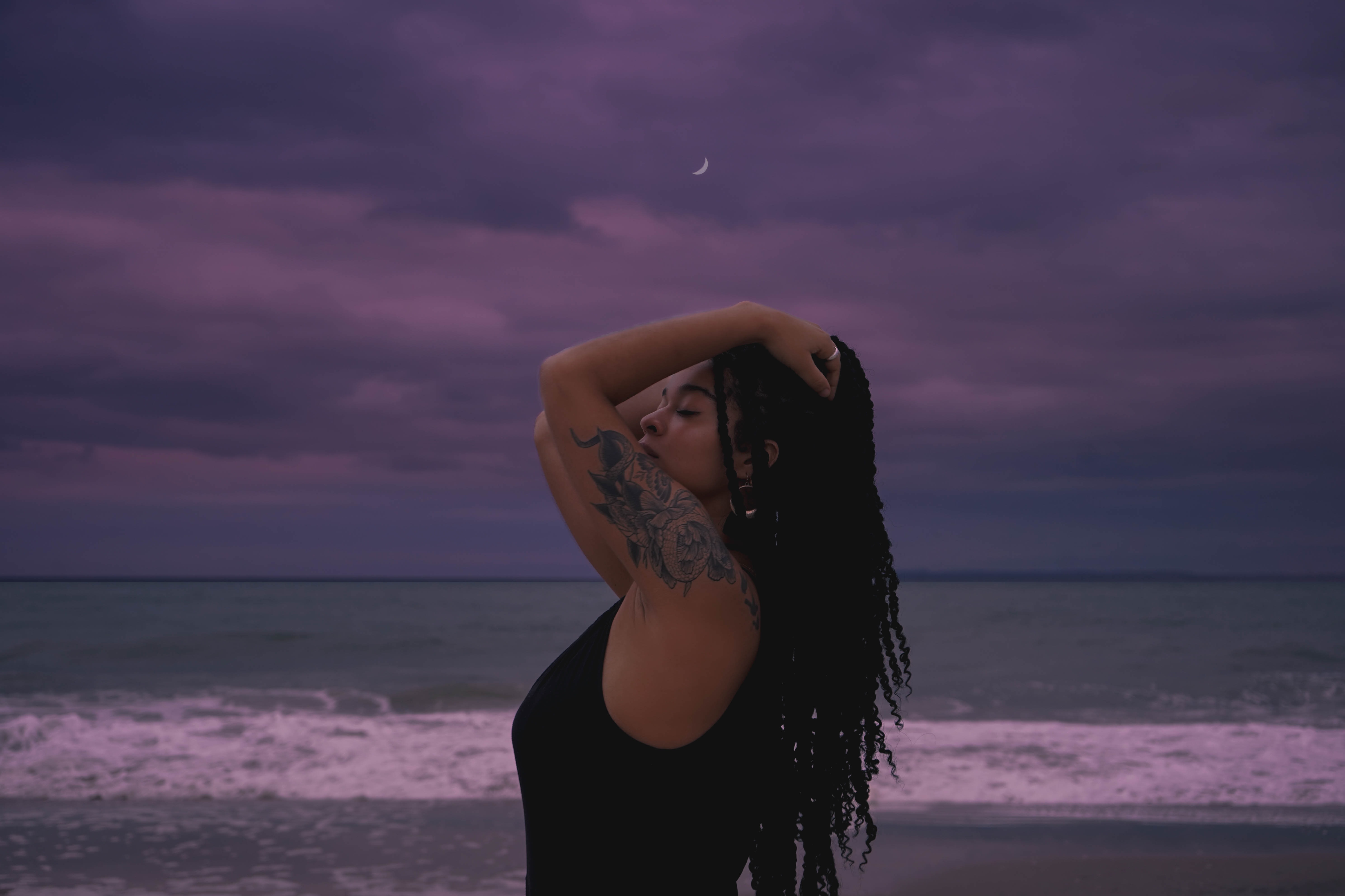 Isla Moon Free: The Viral Sensation - 0k5xlui