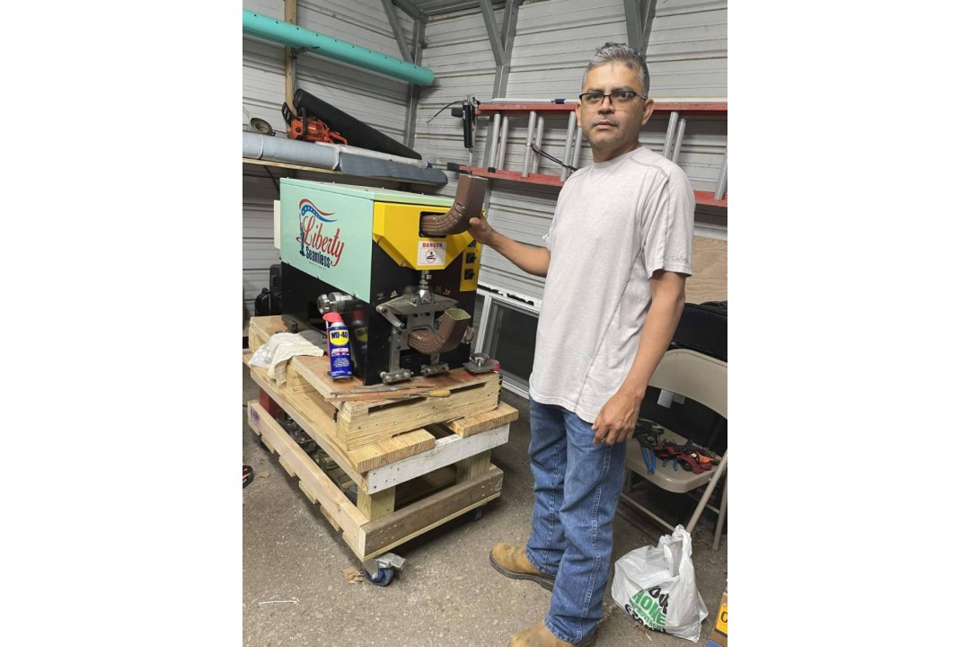 Enhancing homes with seamless gutters and rain chains, Pedroza Gutters LLC Enhancing homes with seamless gutters and rain chains, Pedroza Gutters LLC